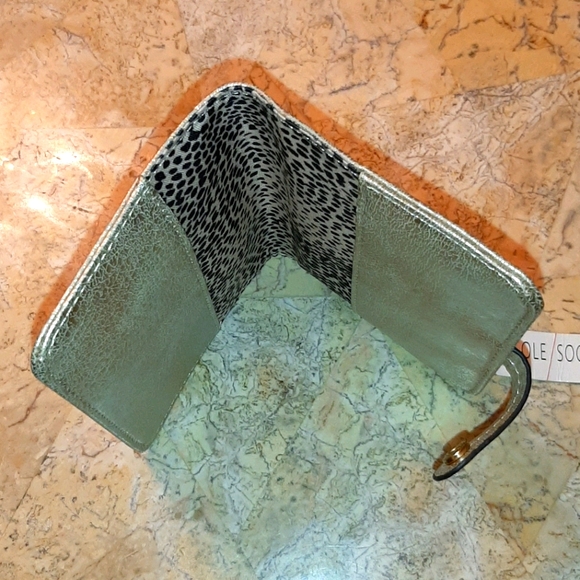 SOLE/SOCIETY METALLIC GOLD PASSPORT HOLDER - Picture 4 of 8